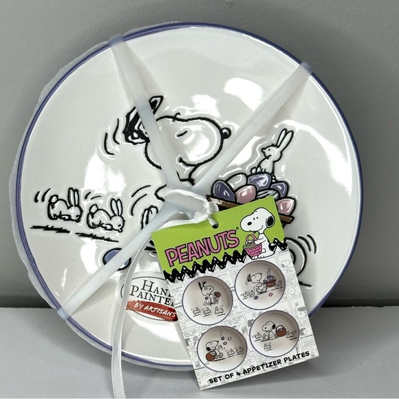 Peanuts Snoopy Easter Hand-Painted Appetizer Plates Set of 4 - Picture 1 of 5